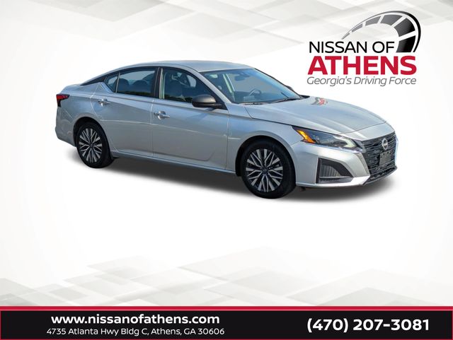 Brilliant Silver Metallic 2024 Nissan Altima Sedan Front-Wheel Drive Continuously Variable Transmission