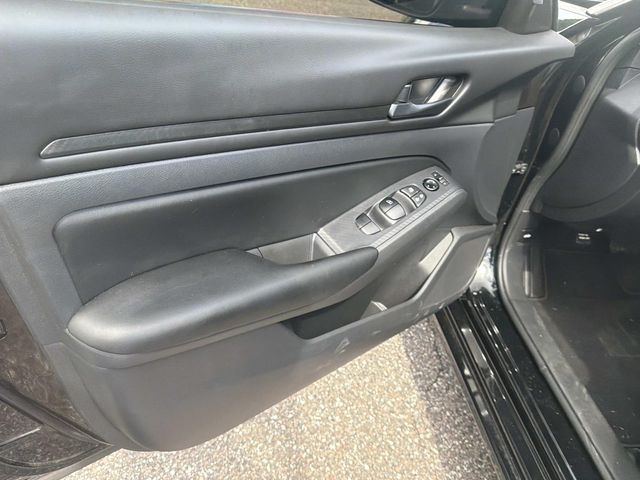Used 2025 Nissan Altima Sedan