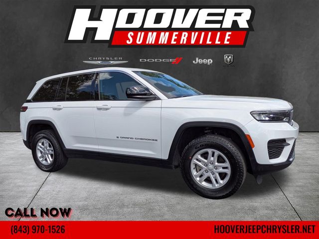 Bright White Clearcoat 2024 Jeep Grand Cherokee Laredo 4WD SUV / Crossover Four-Wheel Drive 8-Speed Automatic