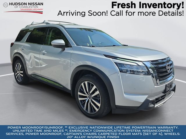 Brilliant Silver Metallic 2022 Nissan Pathfinder SUV / Crossover Front-Wheel Drive 9-Speed Automatic