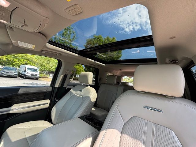 2019 Ford Expedition Platinum photo