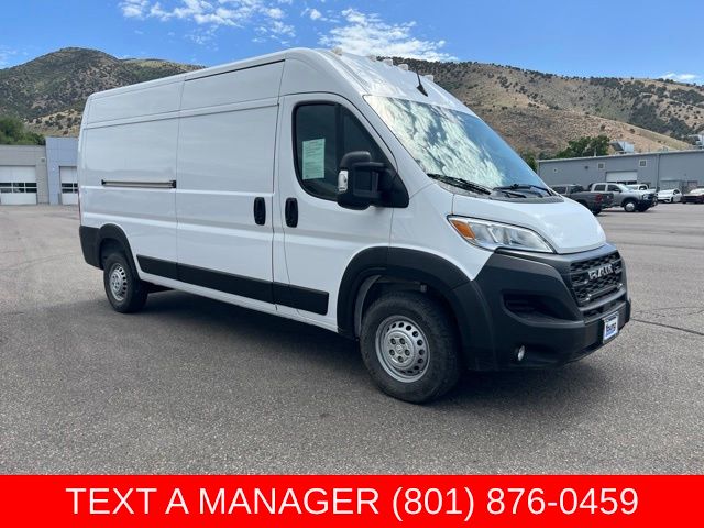 Bright White Clearcoat 2025 RAM ProMaster Van 9-Speed Automatic
