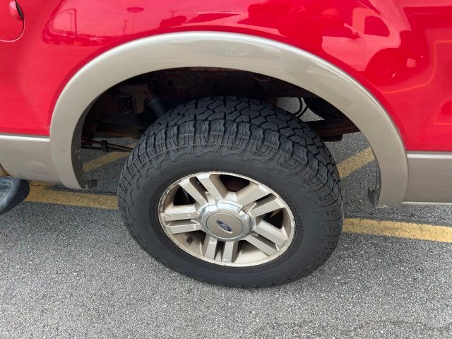Used 2005 Red Ford XLT image 9