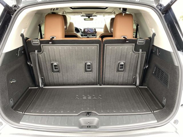 New 2026 Gray Nissan Platinum image 9