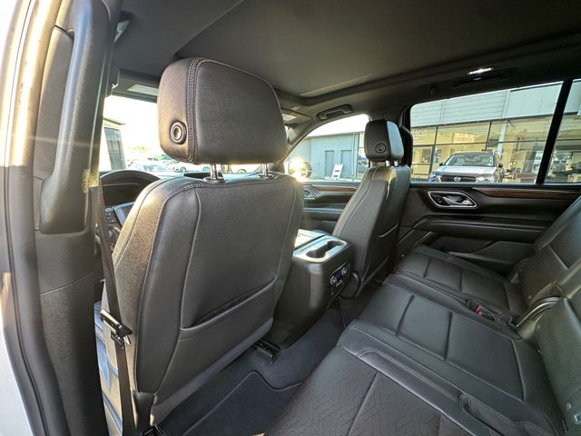 Used 2023 White Chevrolet High Country image 28