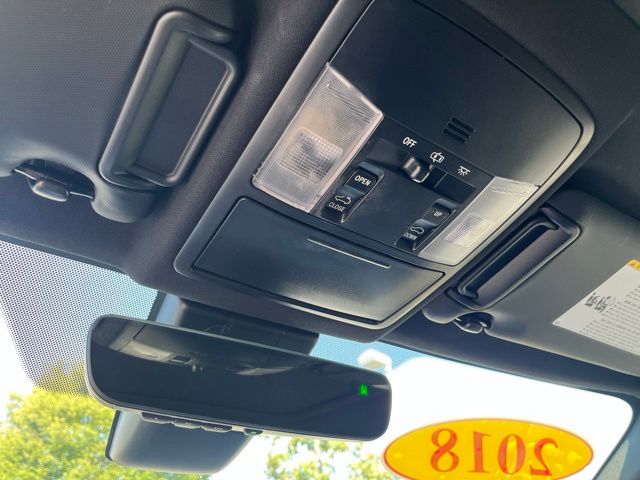 2018 Toyota RAV4 SE - Photo 32
