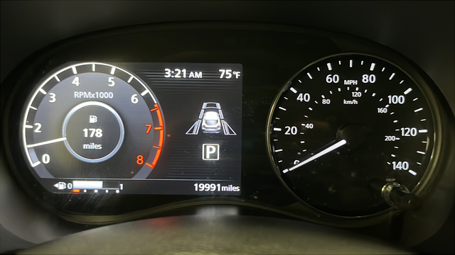 Used 2024 Boulder Gray Pearl Nissan SR image 17