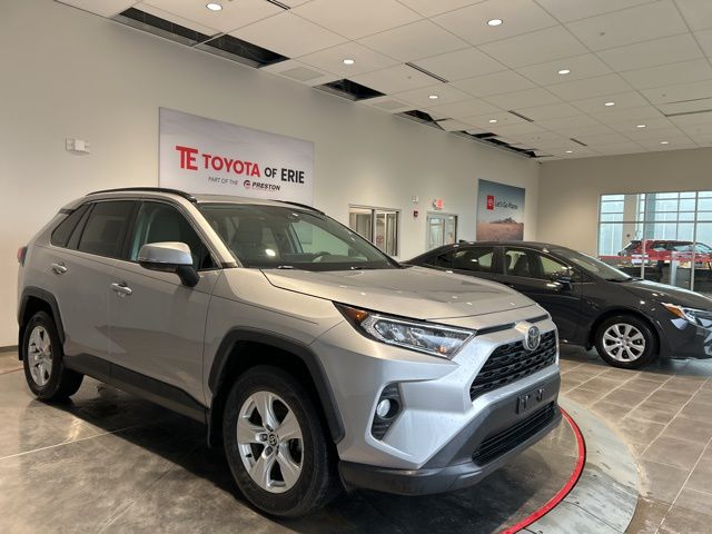Silver Sky Metallic 2021 Toyota RAV4 XLE FWD SUV / Crossover Front-Wheel Drive 8-Speed Automatic