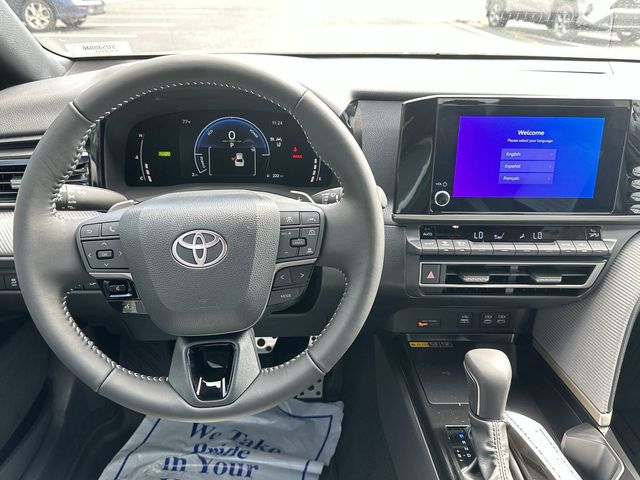 2025 Toyota Camry SE 7