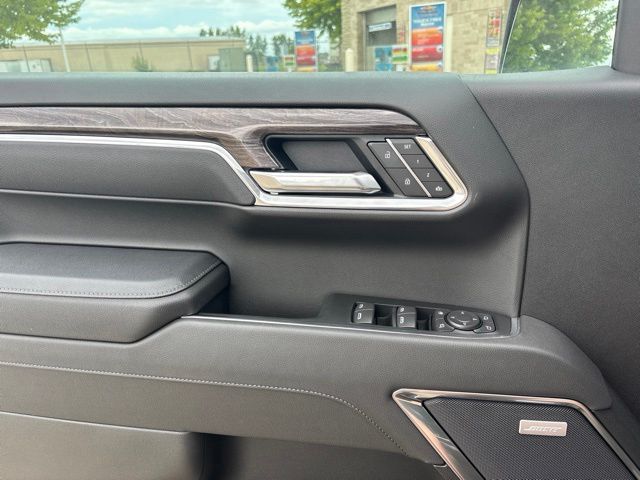2025 Chevrolet Silverado 1500 LTZ - Photo 13