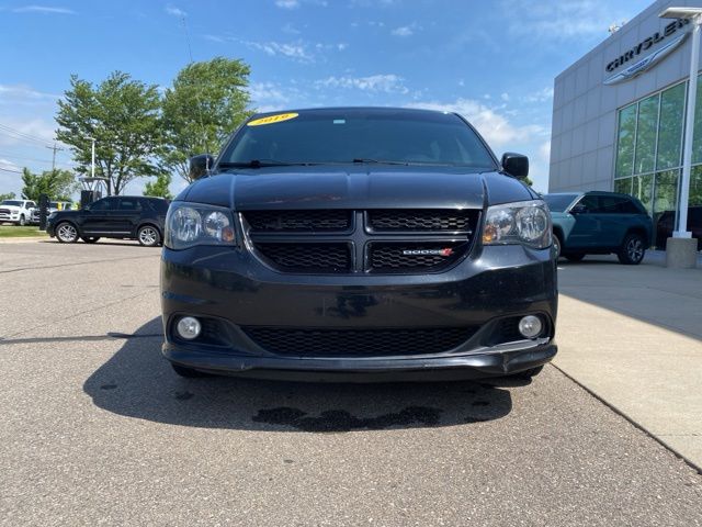 2019 Dodge Grand Caravan GT - Onyx Black exterior view 3