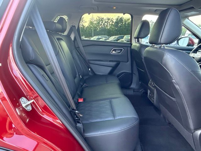 2025 Nissan Rogue Platinum:C02794