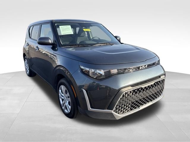 Gravity Gray 2025 Kia Soul SUV / Crossover Front-Wheel Drive Continuously Variable Transmission