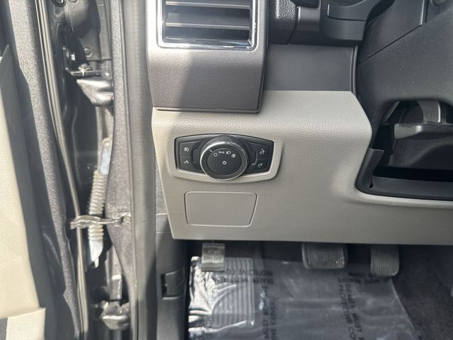 Used 2017 Gray Ford XLT image 23
