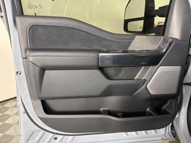 2025 Glacier Gray Metallic TriCoat Ford Super Duty F-350 SRW Platinum 4X4 Truck