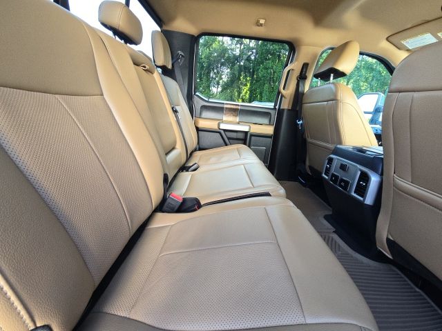 2022 Ford F-250SD Lariat:B02329