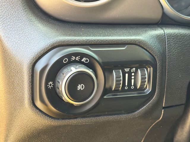 Used 2018 Jeep Wrangler SUV