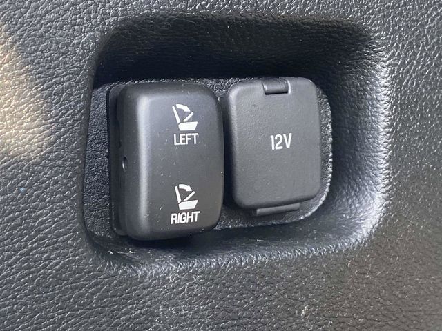 2022 Star White Metallic Tri-Coat Ford Edge ST Line AWD SUV