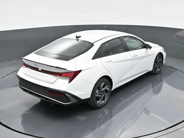 2025 Hyundai Elantra SEL 25