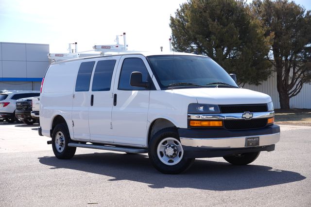 Summit White 2022 Chevrolet Express Cargo 2500 RWD Van Rear-Wheel Drive 8-Speed Automatic Overdrive