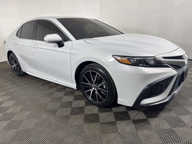 Ice Edge 2024 Toyota Camry SE FWD Sedan Front-Wheel Drive 8-Speed Automatic