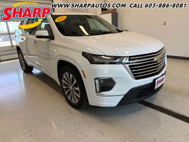 Summit White 2023 Chevrolet Traverse SUV / Crossover Four-Wheel Drive 9-Speed Automatic