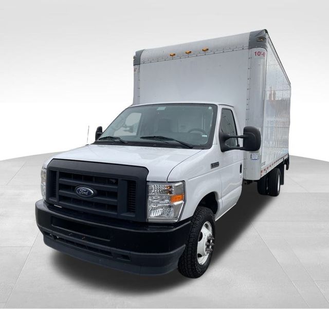 2021 Ford E-350SD photo