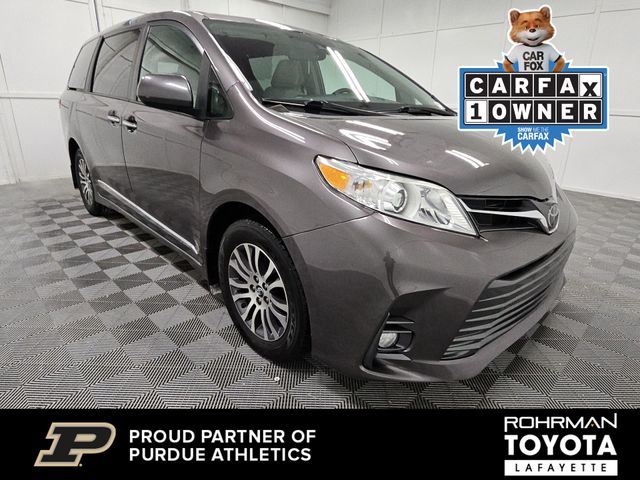 2020 Toyota Sienna XLE 8