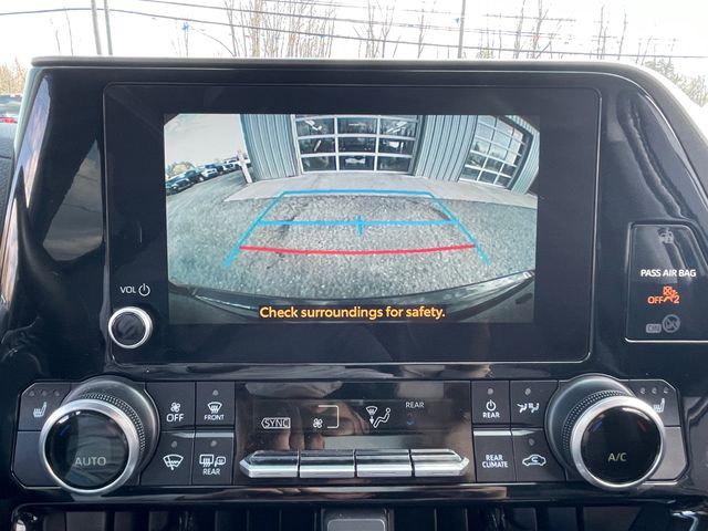 2023 Toyota Highlander XLE - Midnight Black Metallic exterior view 12