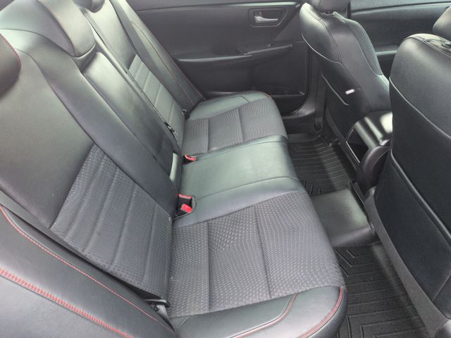 2015 Toyota Camry - Image 29