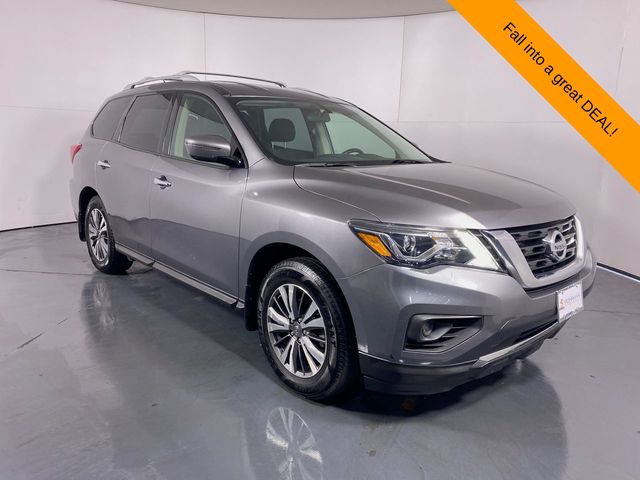 2017 Nissan Pathfinder S 3