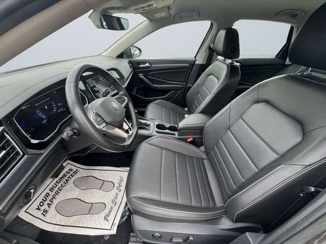 Used 2024  Volkswagen 1.5T SE image 9