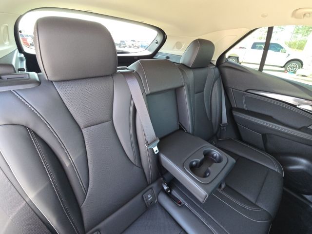 2023 Buick Envision Essence:C02538