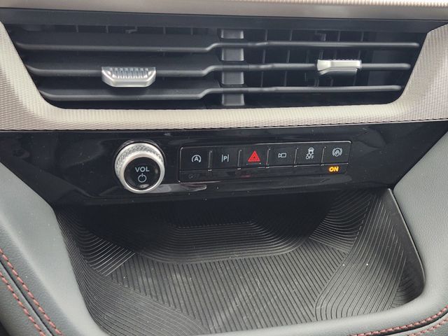 2025 Ford Explorer Active photo