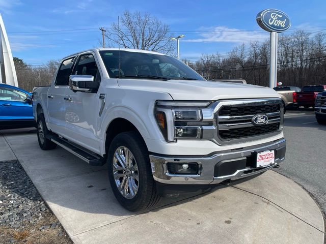 Star White Metallic Tri-Coat 2026 Ford F-150 Lariat SuperCrew 4WD Pickup Truck Four-Wheel Drive Automatic
