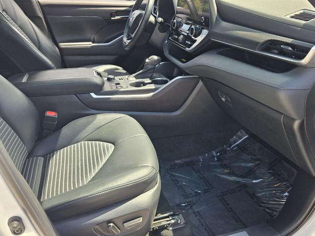 2023 Toyota Highlander - $37,999