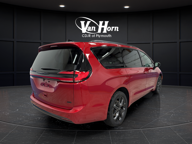 New 2026 Red Hot Pearlcoat Chrysler Select image 3