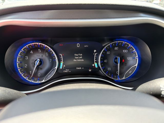 Used 2024 Chrysler Pacifica Van