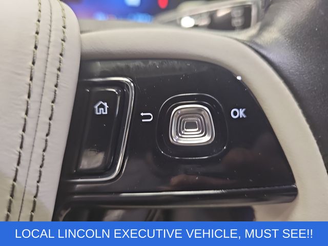 Used 2025 Blue Lincoln Reserve image 18