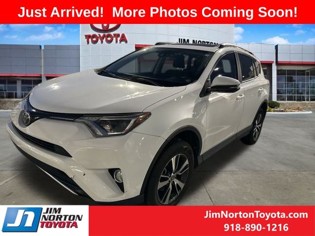 2017 Toyota RAV4 XLE 3