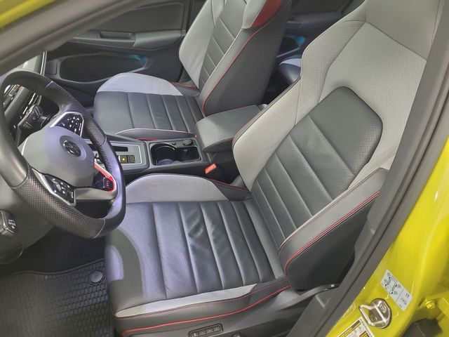 2022 – Volkswagen – Golf GTI
