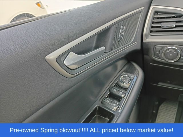 Used 2020 White Ford SEL image 10