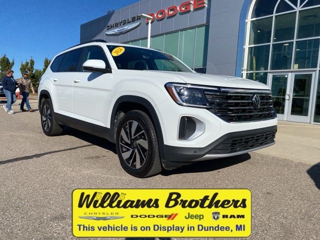 2024 Volkswagen Atlas 2.0T SE w/Technology - Aurora Red Metallic exterior view 3