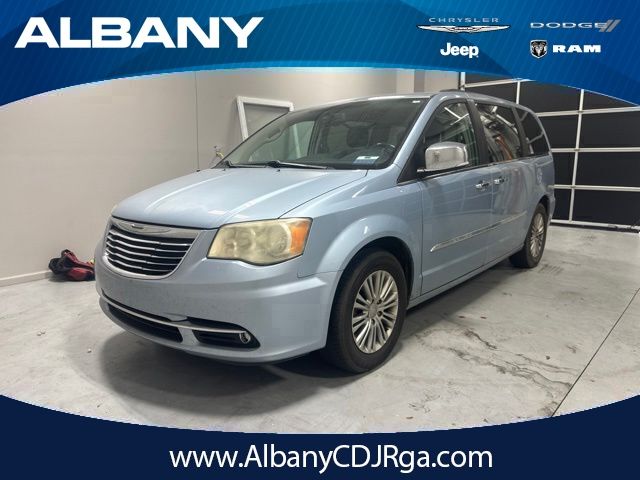 2013 Chrysler Town & Country Touring-L FWD