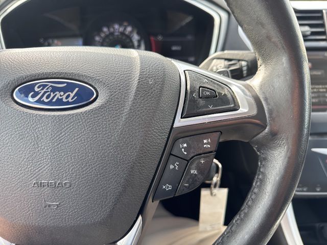 Used 2015 White Ford SE image 23