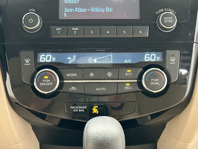 2016 Nissan Rogue SV White at Rafferty Subaru