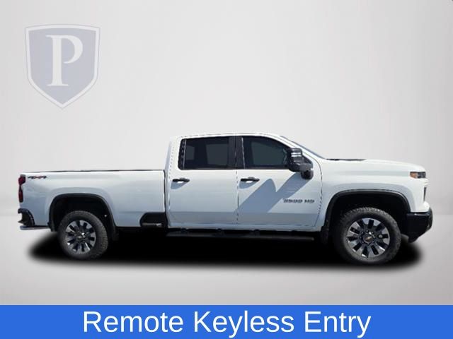 2024 Chevrolet Silverado 2500HD Custom 10