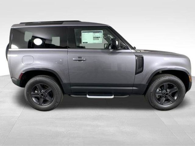 2023 Land Rover Defender 90 S 8