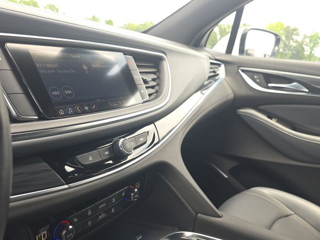 2023 Buick Enclave Essence:C02678
