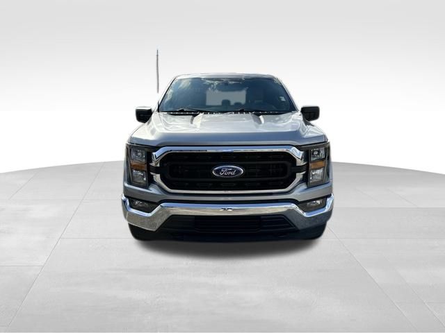 2023 Ford F-150 XLT 2